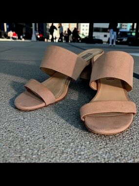 Chinese Laundry Kristin Cavallari Beige Blush Two-Band Block Heel Mules Size 8.5